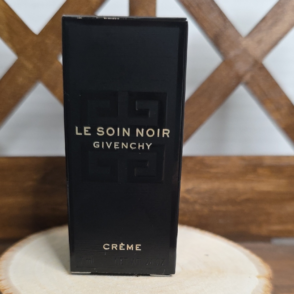 Givenchy Le Soin Noir Black Crème